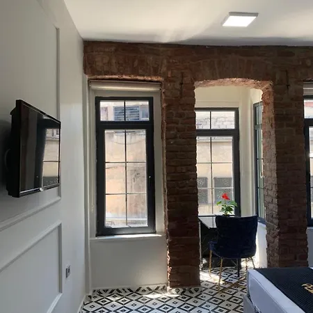Apartamento Nearby Taksim Spacious Flat With Duble Bed