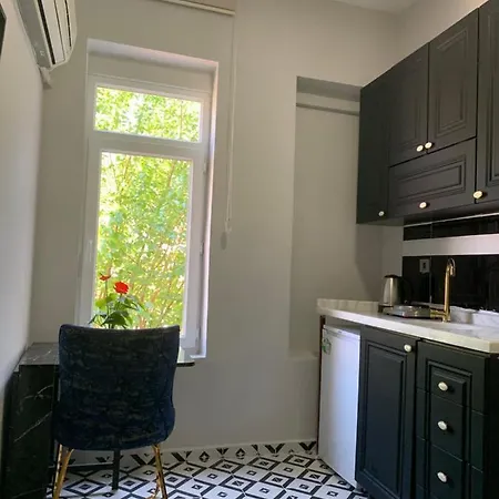 Nearby Taksim Spacious Flat With Duble Bed Apartamento