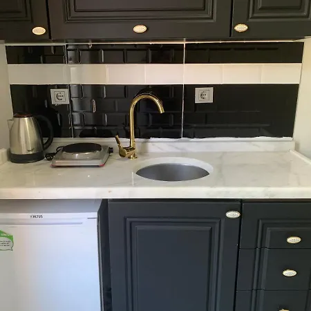Apartamento Nearby Taksim Spacious Flat With Duble Bed Estambul