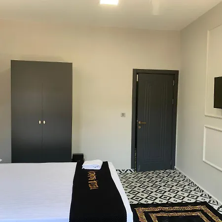 Apartamento Nearby Taksim Spacious Flat With Duble Bed Estambul