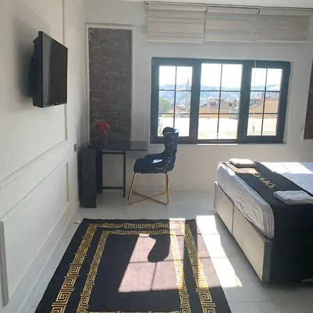 Nearby Taksim Spacious Flat With Duble Bed * Estambul