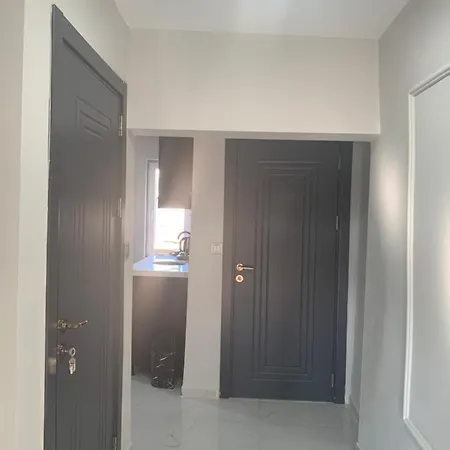 Apartamento Nearby Taksim Spacious Flat With Duble Bed Estambul