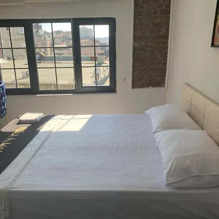 Apartamento Nearby Taksim Spacious Flat With Duble Bed *