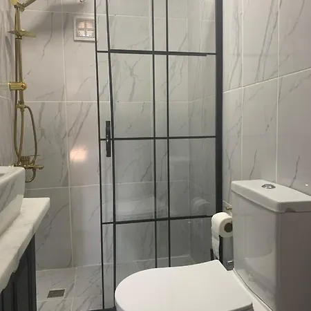 Nearby Taksim Spacious Flat With Duble Bed Apartamento