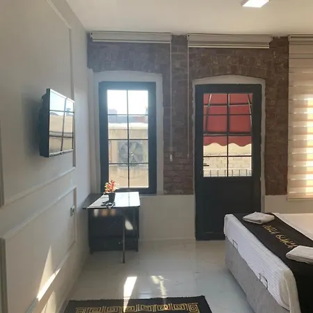 Apartamento Nearby Taksim Spacious Flat With Duble Bed