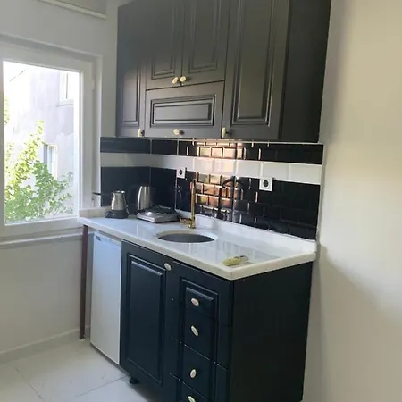 Nearby Taksim Spacious Flat With Duble Bed * Estambul