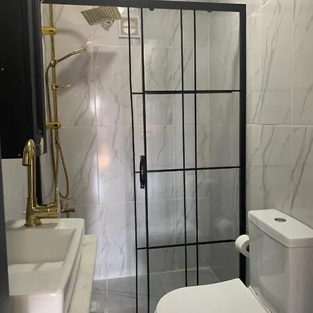 Nearby Taksim Spacious Flat With Duble Bed Apartamento Estambul